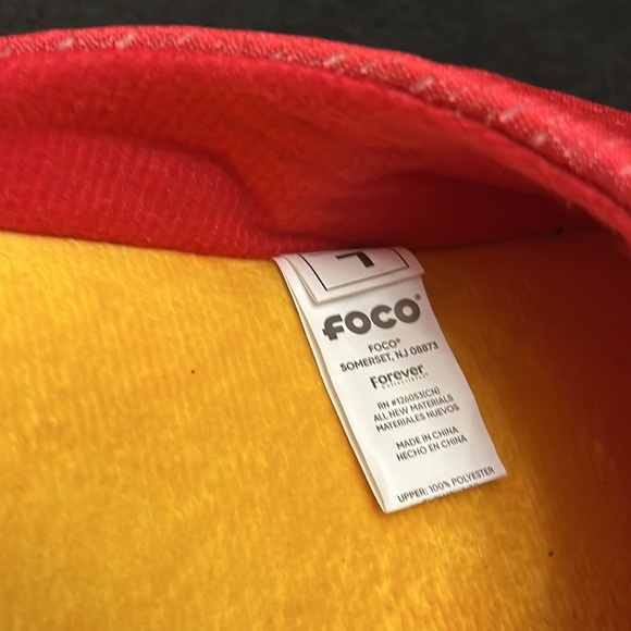 Used- Kansas City Chiefs slippers size 11-12 - Picture 7 of 7